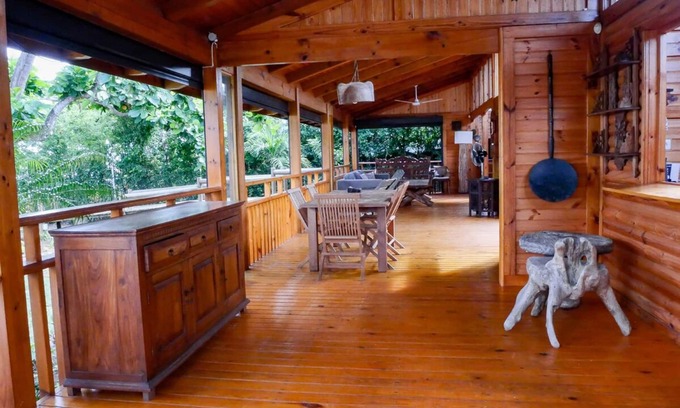 La Preneuse Ski Chalet | Waterfront wooden chalet overlooking the turquoise lagoon
