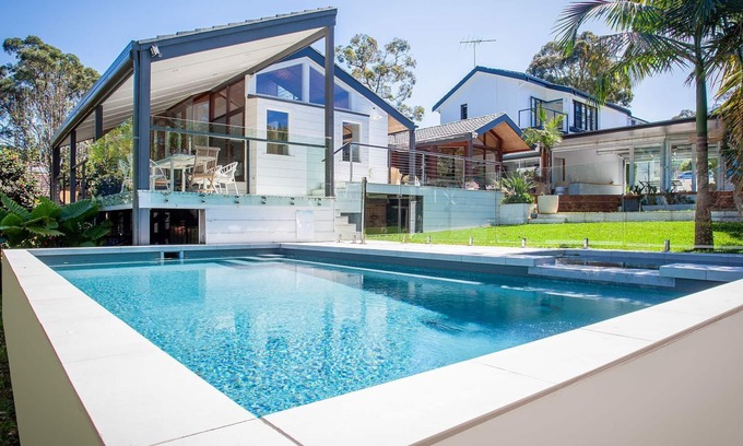 Riverview House | Waterlily Villa, Riverview IH