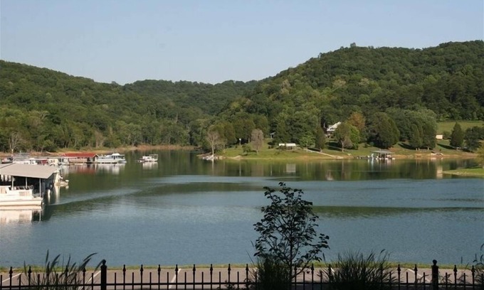 Andersonville Condo | Waterside Condo - Norris Lake - Andersonville, Tn