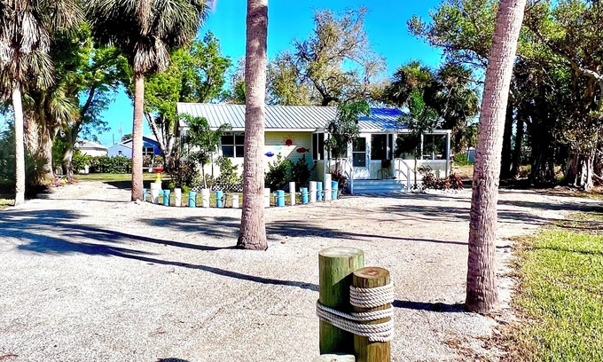 Saint James City Cottage | Waterside Cottage: Newly Renovated on canal w 26’ boat dock!