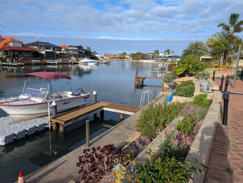 Dudley Park Apartment | Waterside Hideaway