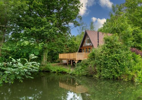 Ewhurst Green House | Waterside Lodge