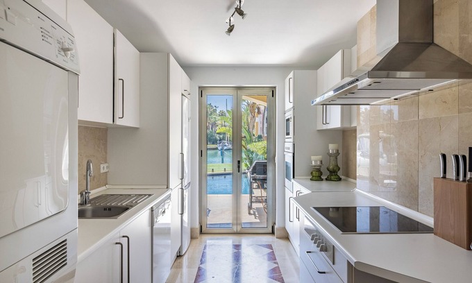 Sotogrande Apartment | Waterside marina view 3 bedroom apartment with private pool in Puerto Sotogrande