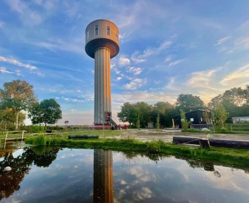 Sint Jacobiparochie Hotel | Watertorenhotel Wadhoog