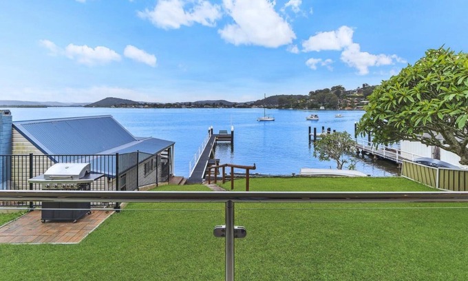 Blackwall House | Waterview Retreat @ Blackwall