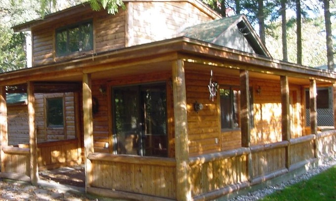 Cheboygan Cottage | Waterway Cottage; Michigans Inland Waterway/River/Mullett/Burt Lake/Straits Mack