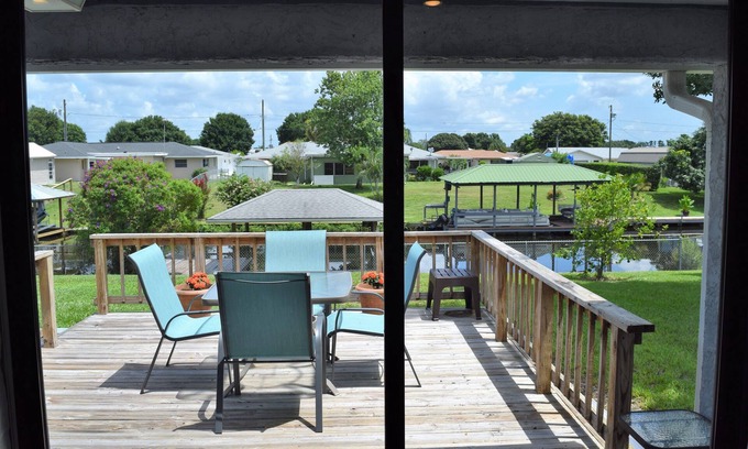 Placid Lakes House | Waterway Inn - canal access to Lake June in Winter!