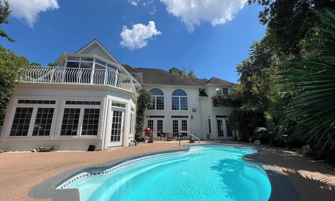 Socastee House | Waterway Oasis w/4 bedrooms, gourmet kitchen, pool table, dock and private pool