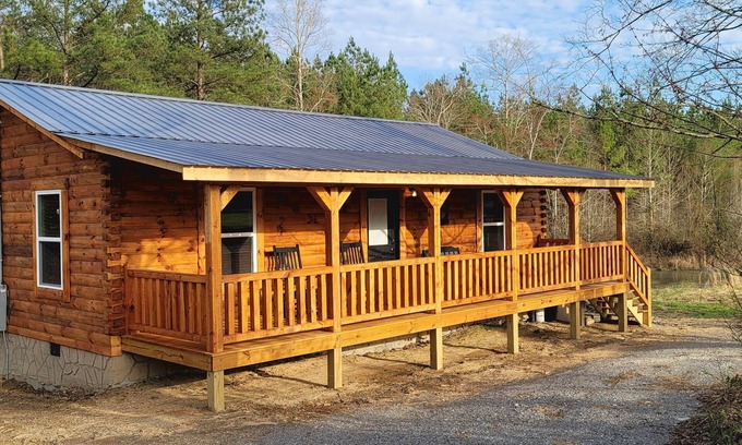 Ten Mile Cabin | Watts Bar River Retreat Cozy Cabin Minutes from Watts Bar Lake in Ten Mile, TN!