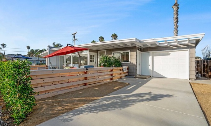 Oceanside House | "WAVE POOL" HOUSE! 1-Short Block to Ocean!