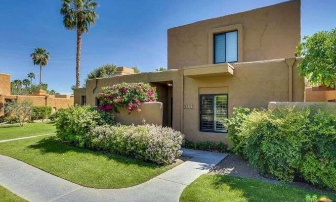 Palm Springs Condo | Waverly Park Charm and Luxury
