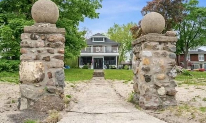 Waverly Beach Cottage | Waverly Place Beach House the Perfect Family Vacation with Private Beach!