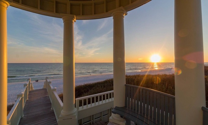 Seaside Cottage | Waves 1 Bedroom Cottage by RedAwning