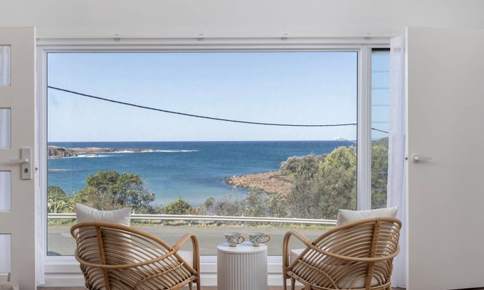 Boat Harbour House | Waves at Boat Harbour, 65 Kingsley Dr - stunning house, fantastic waterviews and dog friendly