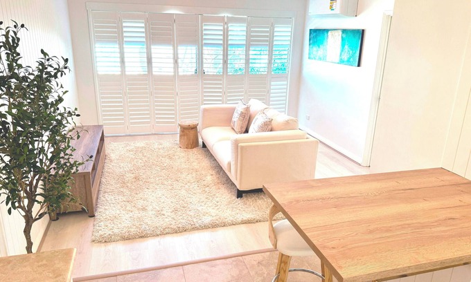 Burns Beach Apartment | Waves - couples retreat by the beach