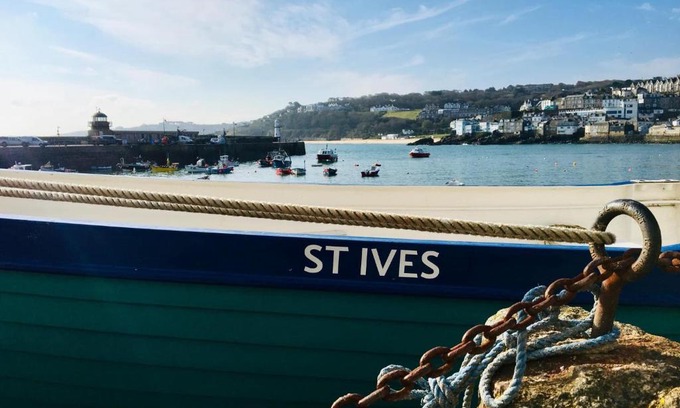 St Ives House | Waves End, St Ives, Hot tub and Parking