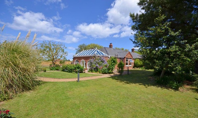 Holme House | Waxwings - Two Bedroom House, Sleeps 4