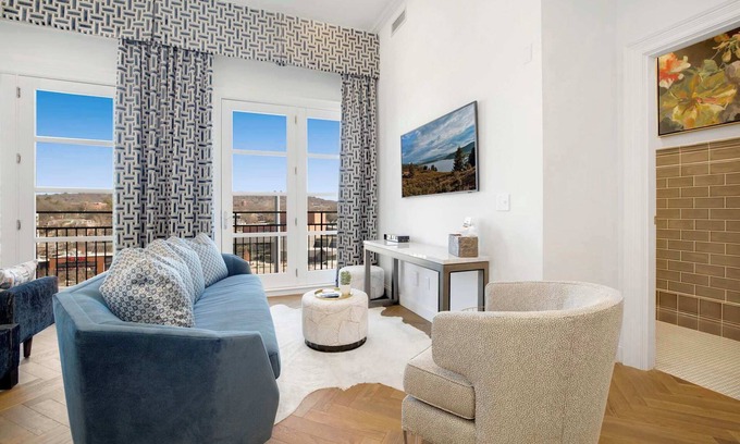 Fayetteville Apartment | Wayfinder | On Dickson Street | Unmatched Views!