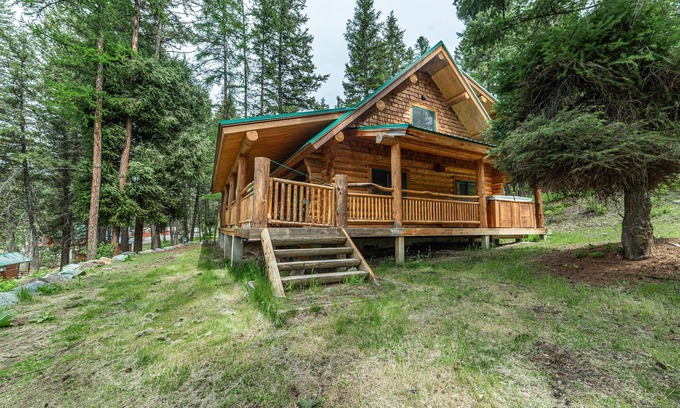 Lake Mary Ronan Cabin | Wayne Manor-Cozy Cabin in the Woods Lake Views
