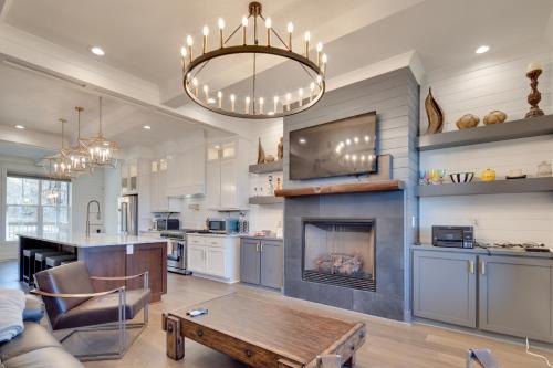 Clyde House | Waynesville House Fire Pit and Mountain Views!