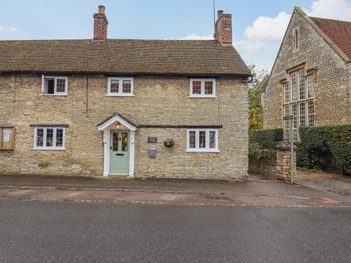 Pavenham House | Wayside Cottage