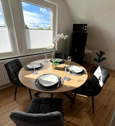 Region Hannover District Apartment | WD Living Wooden Black and White inkl Parkplatz