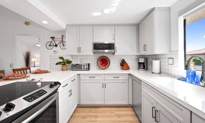 Palm Desert House | "WE ARE IN! THE PLACE IS STUNNING!" Actual tenant comment upon arrival
