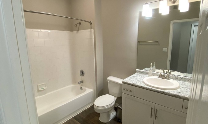 Cumberland Apartment | We are located 5 minutes from the bravers stadium, and 15 from downtown Atlanta