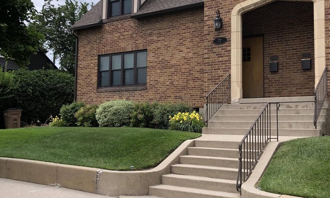 Downtown Salt Lake City House | WE DARE YOU TO FIND A BETTER LOCATION IN SALT LAKE CITY!
