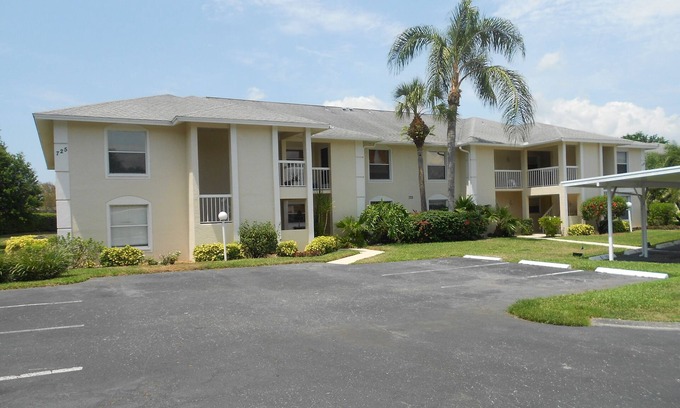 Naples Apartment | We have Availability in Late December 2024 and January 2025. 1-month Minimum