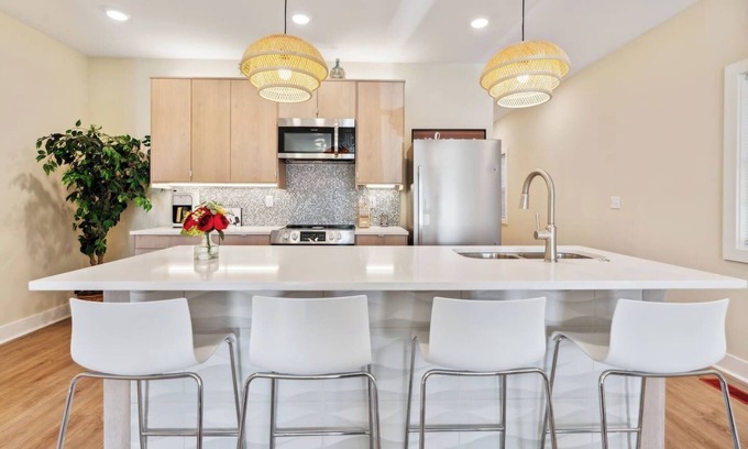 Germantown Apartment | We Love Fall in KY! Bourbon & Churchill Downs=FUN!