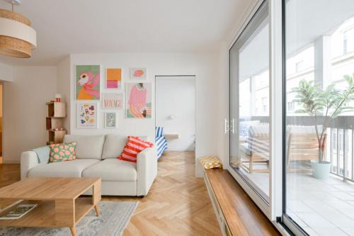 Notre-Dame-des-Champs Apartment | We Parisian Vanneau Cozy Home