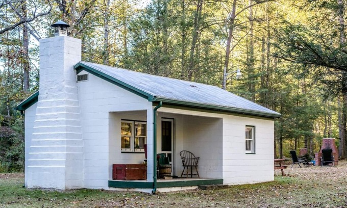 Dayton Cabin | Weaver Cabin: A Glamping Experience