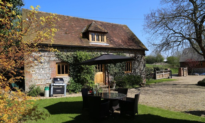 Wimborne Saint Giles Cottage | Weavers Cottage: A Rural Idyll In The Cranborne Chase Area Of Outstanding Natura