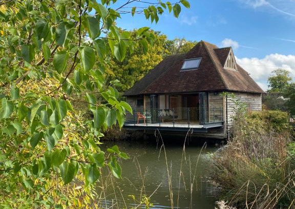 Abbess Roding Villa | Weavers Rest