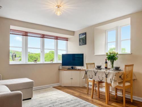 Hayfield House | Weavers View - Uk49723