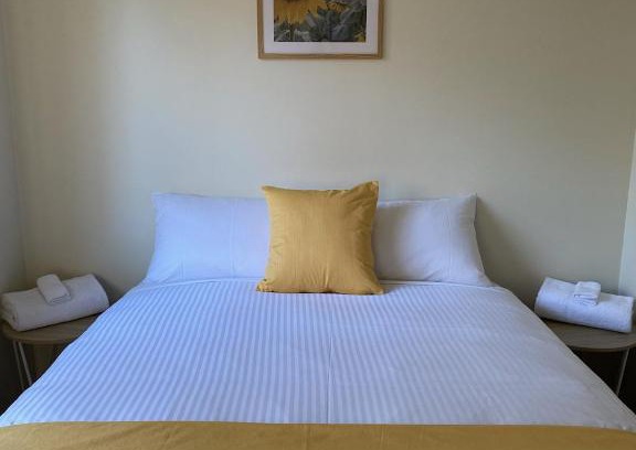 Wedderburn Hotel | Wedderburn Caravan Park