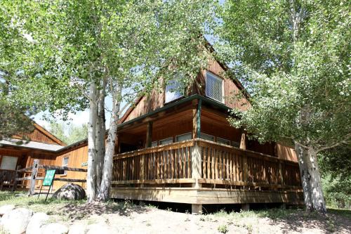 Salida House | Weekend Getaway for Outdoor Recreation near San Isabel Forest in Colorado