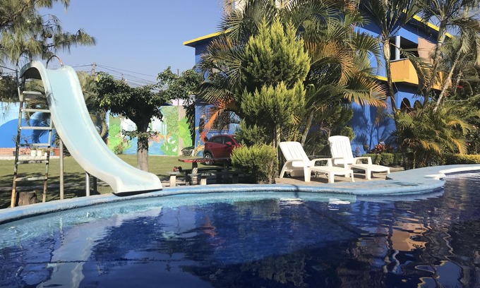 Jiutepec House | Weekend house for 30 people in Cuernavaca