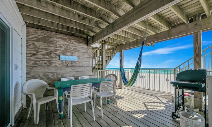 Delos Apartment | Weekender by AvantStay | Gorgeous BEACH FRONT Home w/Ocean View