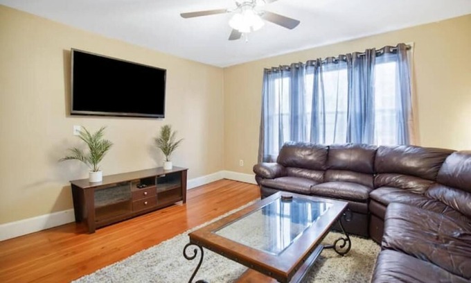 West Hartford House | WeHa Oak Haven