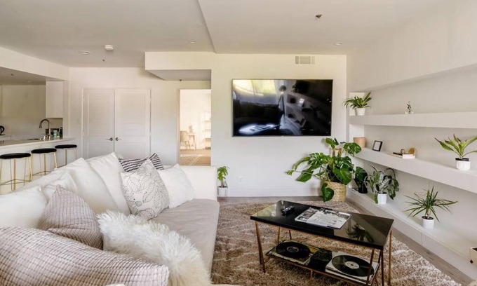 Norma Triangle Apartment | WEHO 3BDM PENTHOUSE