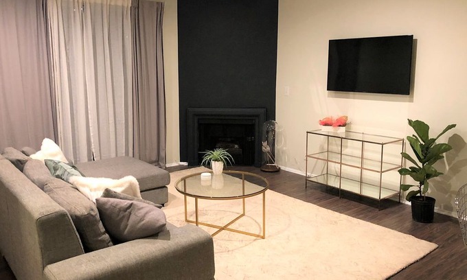 Norma Triangle Apartment | WeHo Sunset Strip 2bd+2ba w/ Dual Master Suites + reserved Parking +Balcony