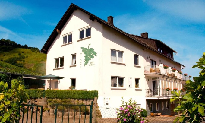 Reil House | Weingut-Brennerei-Gästehaus Emil Dauns