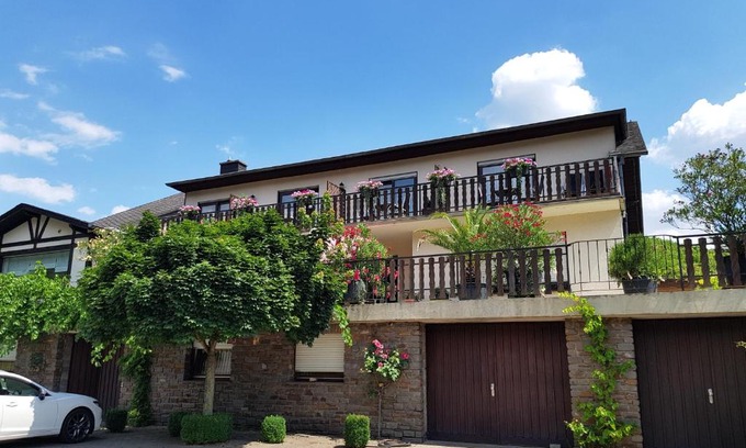 Mesenich House | Weingut Erich Serwazi