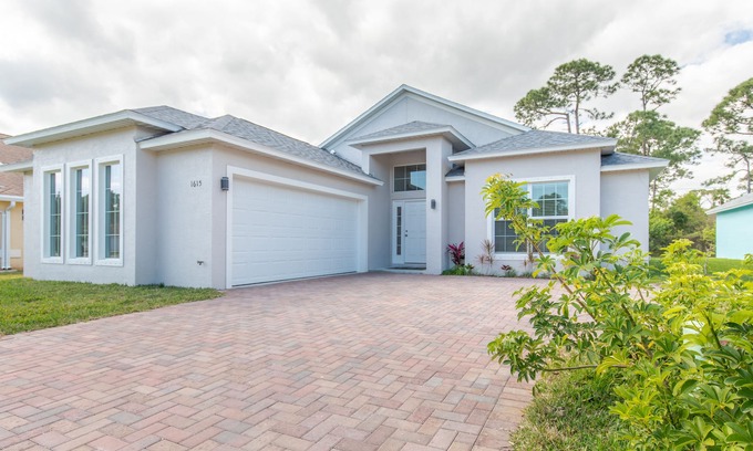 Florida Ridge House | Welcome at Coastal Soul perfect place for traveling Family