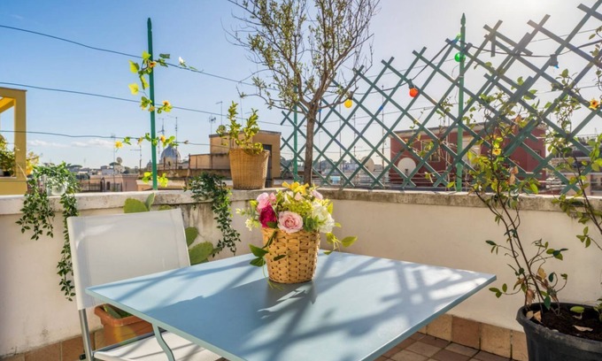 Trionfale Apartment | Welcome Dhome, Cozy penthouse with St. Peter View
