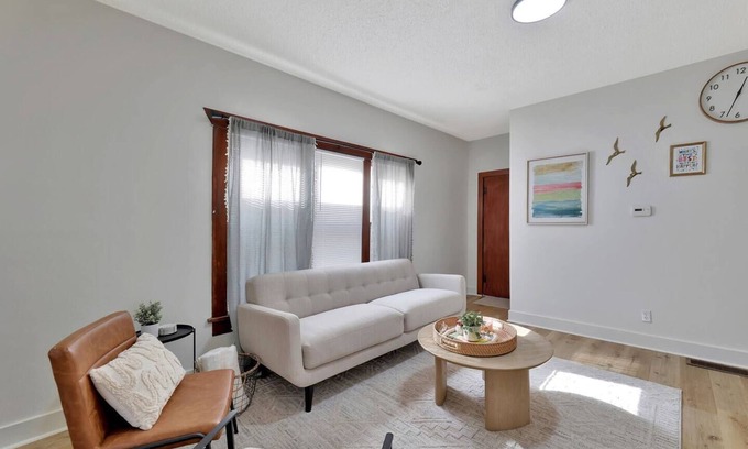 Wichita House | ~Welcome Extended Stay Travelers!~2BD/1.5 Bath~