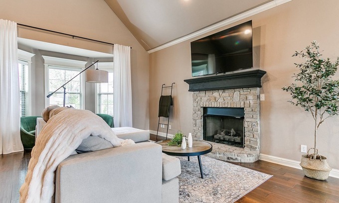 Norman House | Welcome Home to Comfort and Convenience in Norman!