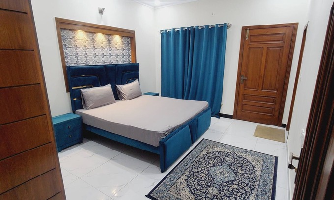 Islamabad Cabin | Welcome Lodges. Cozy 2-bedroom lodge with WiFi and AC in delightful Islamabad